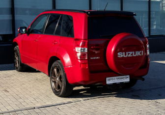 Подержанный автомобиль Suzuki Grand Vitara 2008 года (3 фото)