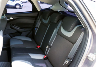 Подержанный автомобиль Ford Focus Hatchback 2011 года (17 фото)