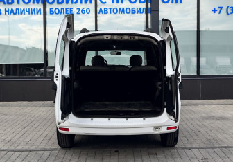 Подержанный автомобиль LADA (ВАЗ) Largus Wagon 2017 года (17 фото)