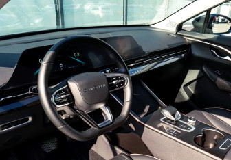 Подержанный автомобиль Omoda C5 2024 года (15 фото)