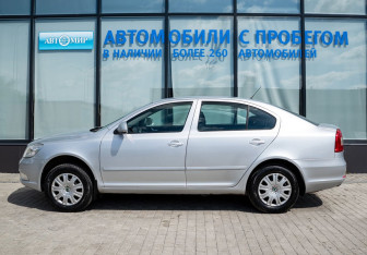 Подержанный автомобиль Skoda Octavia Liftback 2011 года (2 фото)