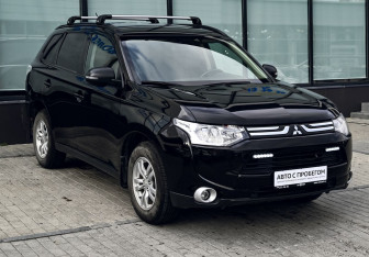 Подержанный автомобиль Mitsubishi Outlander 2013 года (7 фото)
