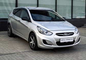 Подержанный автомобиль Hyundai Solaris Hatchback 2012 года (7 фото)