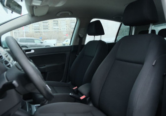 Подержанный автомобиль Volkswagen Golf Plus 2009 года (16 фото)