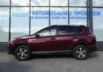 Подержанный автомобиль Toyota RAV4 2015 года (2 фото)