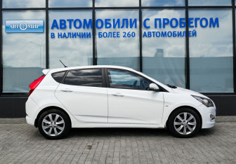 Подержанный автомобиль Hyundai Solaris Hatchback 2015 года (6 фото)