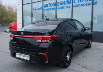 Подержанный автомобиль Kia Rio Sedan 2017 года (5 фото)