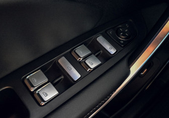 Подержанный автомобиль Geely Atlas Pro 2023 года (12 фото)