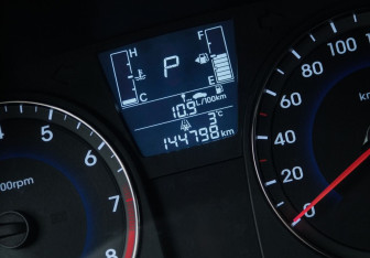 Подержанный автомобиль Hyundai Solaris Hatchback 2016 года (18 фото)