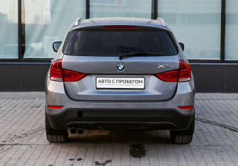 Подержанный автомобиль BMW X1 2012 года (4 фото)