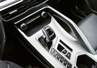 Подержанный автомобиль Geely Coolray 2021 года (16 фото)