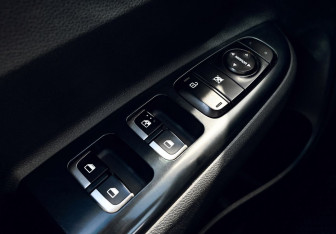 Подержанный автомобиль Kia Rio Sedan 2018 года (12 фото)