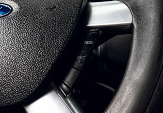 Подержанный автомобиль Ford C-MAX 2007 года (13 фото)
