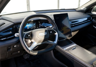 Подержанный автомобиль Geely Preface 2024 года (10 фото)