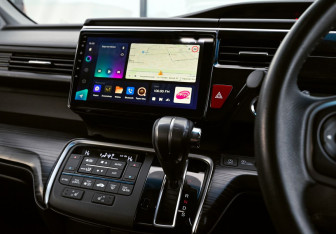 Подержанный автомобиль Honda Stepwgn 2016 года (13 фото)