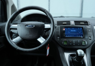 Подержанный автомобиль Ford C-MAX 2006 года (10 фото)
