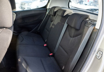 Подержанный автомобиль Peugeot 308 Hatchback 2010 года (17 фото)