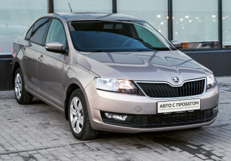 Подержанный автомобиль Skoda Rapid Liftback 2019 года (7 фото)