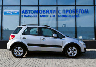 Подержанный автомобиль Suzuki SX4 Sedan 2011 года (6 фото)