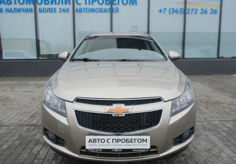 Подержанный автомобиль Chevrolet Cruze Sedan 2010 года (8 фото)