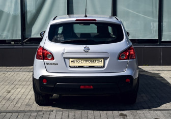 Подержанный автомобиль Nissan Qashqai 2008 года (4 фото)