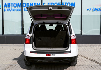 Подержанный автомобиль Chevrolet Orlando 2013 года (19 фото)