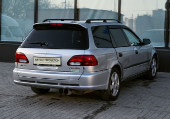 Подержанный автомобиль Honda Orthia 2000 года (5 фото)