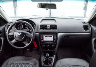 Подержанный автомобиль Skoda Yeti 2012 года (10 фото)