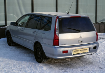 Подержанный автомобиль Mitsubishi Lancer Wagon 2007 года (3 фото)