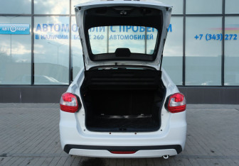 Подержанный автомобиль LADA (ВАЗ) Granta Hatchback 2020 года (17 фото)