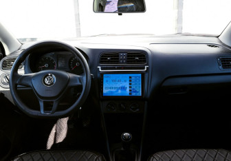 Подержанный автомобиль Volkswagen Polo Sedan 2018 года (12 фото)