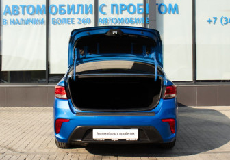 Подержанный автомобиль Kia Rio Sedan 2019 года (20 фото)