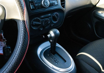 Подержанный автомобиль Nissan Juke 2012 года (10 фото)