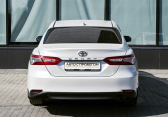 Подержанный автомобиль Toyota Camry Sedan 2019 года (4 фото)