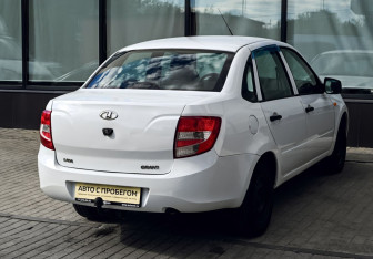 Подержанный автомобиль LADA (ВАЗ) Granta Sedan 2012 года (5 фото)