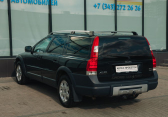 Подержанный автомобиль Volvo XC70 2006 года (3 фото)