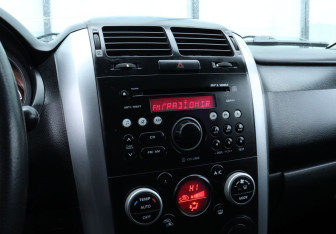 Подержанный автомобиль Suzuki Grand Vitara 2008 года (12 фото)