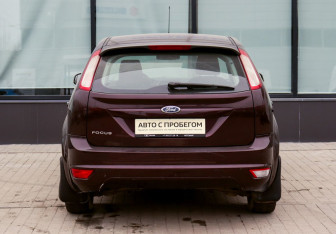 Подержанный автомобиль Ford Focus Hatchback 2010 года (4 фото)