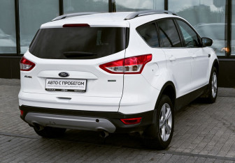 Подержанный автомобиль Ford Kuga 2013 года (5 фото)