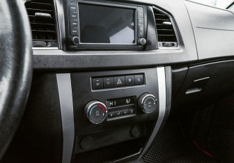 Подержанный автомобиль УАЗ Patriot 2021 года (15 фото)