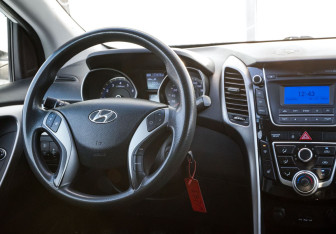 Подержанный автомобиль Hyundai i30 Hatchback 2013 года (11 фото)