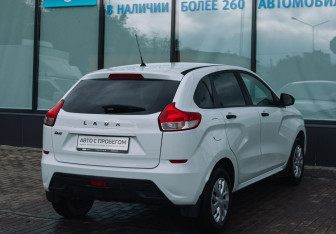 Подержанный автомобиль LADA (ВАЗ) XRAY 2017 года (4 фото)