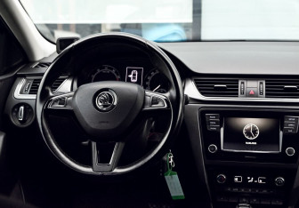 Подержанный автомобиль Skoda Rapid Liftback 2017 года (19 фото)