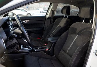 Подержанный автомобиль Kia Cerato Sedan 2019 года (9 фото)