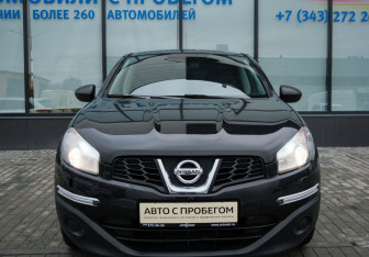 Подержанный автомобиль Nissan Qashqai 2011 года (8 фото)