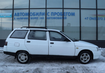 Подержанный автомобиль LADA (ВАЗ) 2111 2000 года (6 фото)