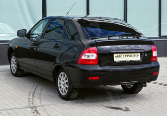 Подержанный автомобиль LADA (ВАЗ) Priora Hatchback 2013 года (3 фото)