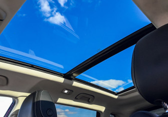 Подержанный автомобиль Geely Atlas Pro 2023 года (17 фото)