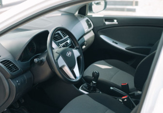 Подержанный автомобиль Hyundai Solaris Sedan 2012 года (9 фото)