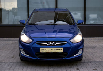 Подержанный автомобиль Hyundai Solaris Sedan 2011 года (8 фото)